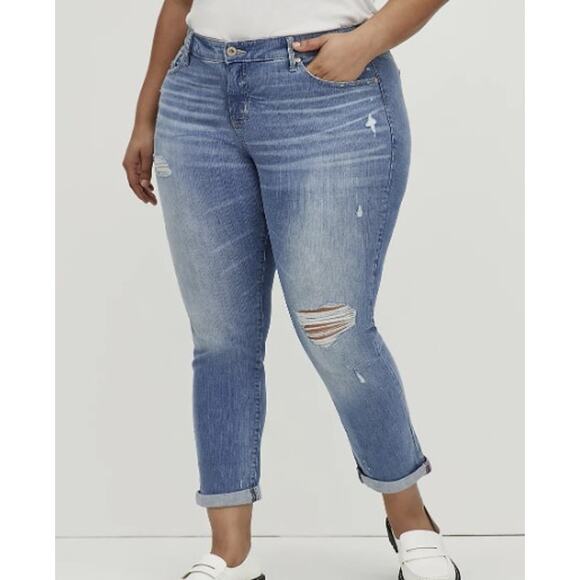 torrid Denim - Torrid Boyfriend Straight Vintage Stretch Distressed Mid-Rise Jeans Size 12R